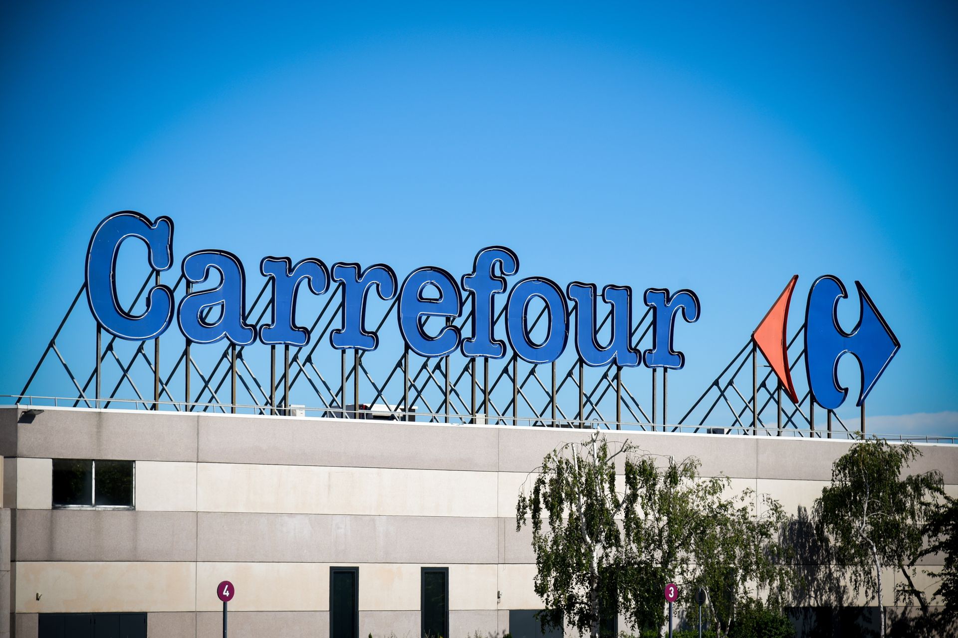 Carrefour zamyka sklepy. Zostanie mu tylko pięć dyskontów