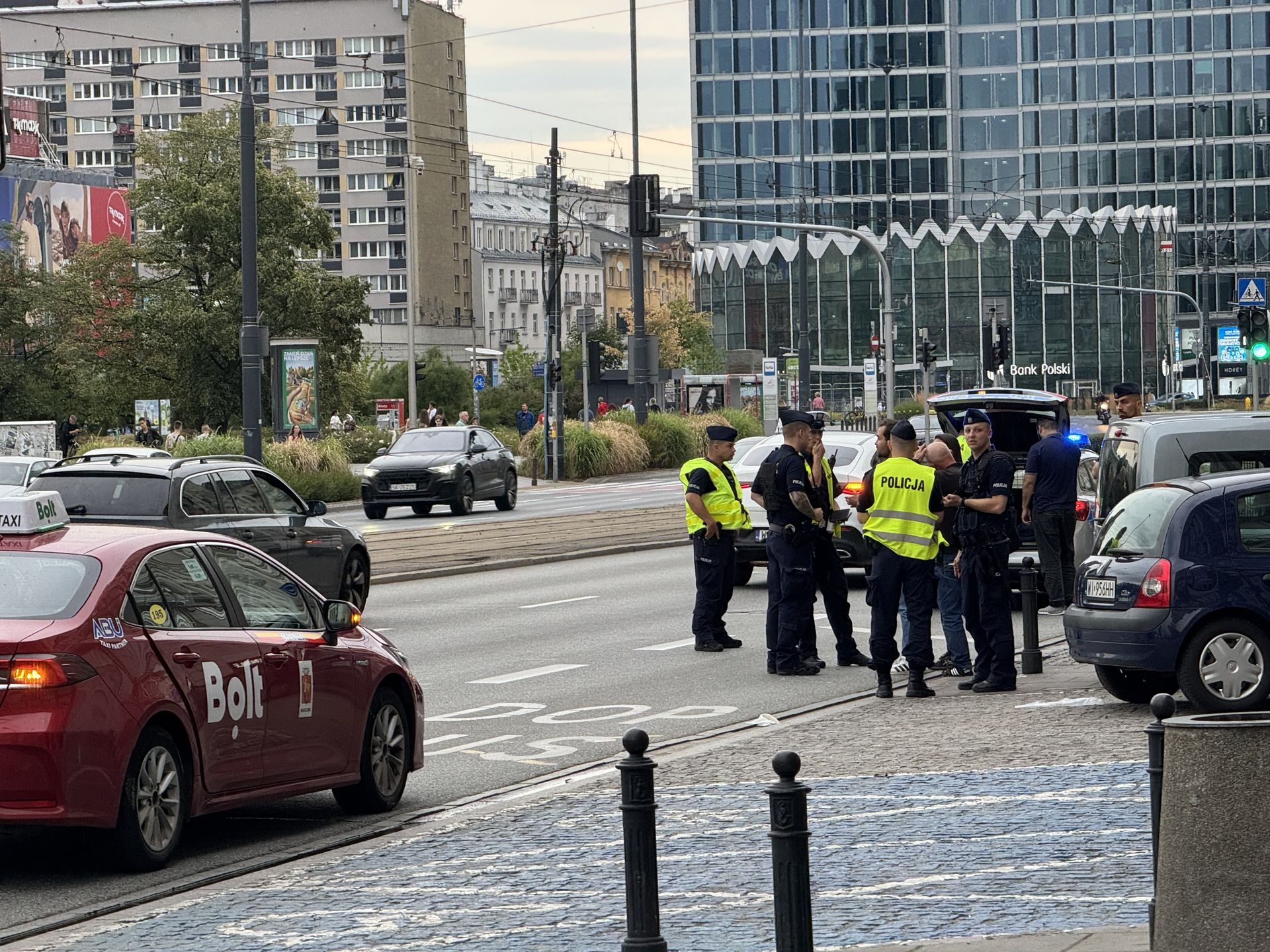 Wypadek w centrum Warszawy. Potrącony 10-latek