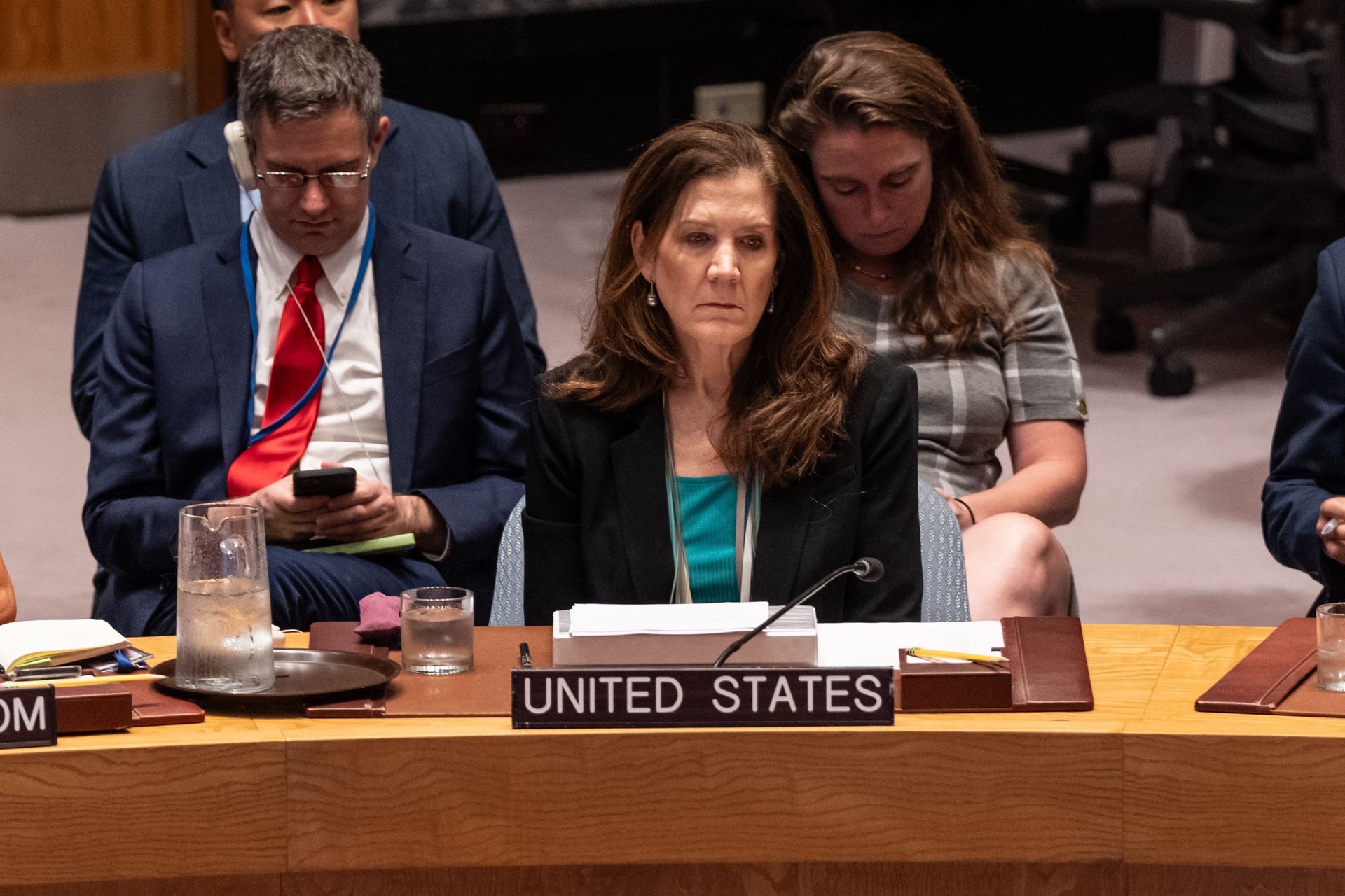 "Niepokojące naruszenia". USA "ramię w ramię" z sojusznikami