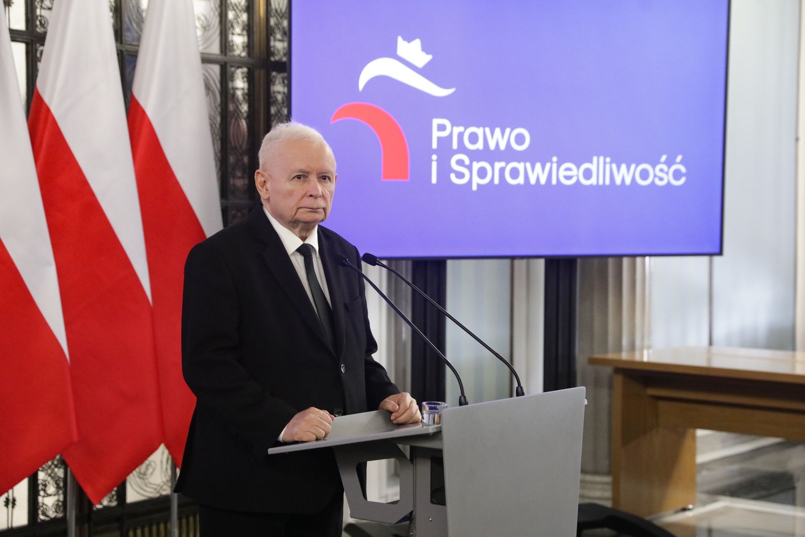 Kaczyński tłumaczy się z "psa w mikrofalówce". "Mogę przeprosić"