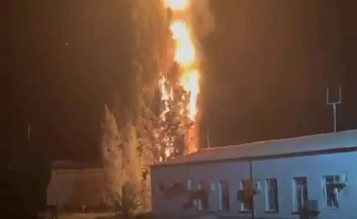 Drony uderzyły w Rosji. Eksplozje i pożar