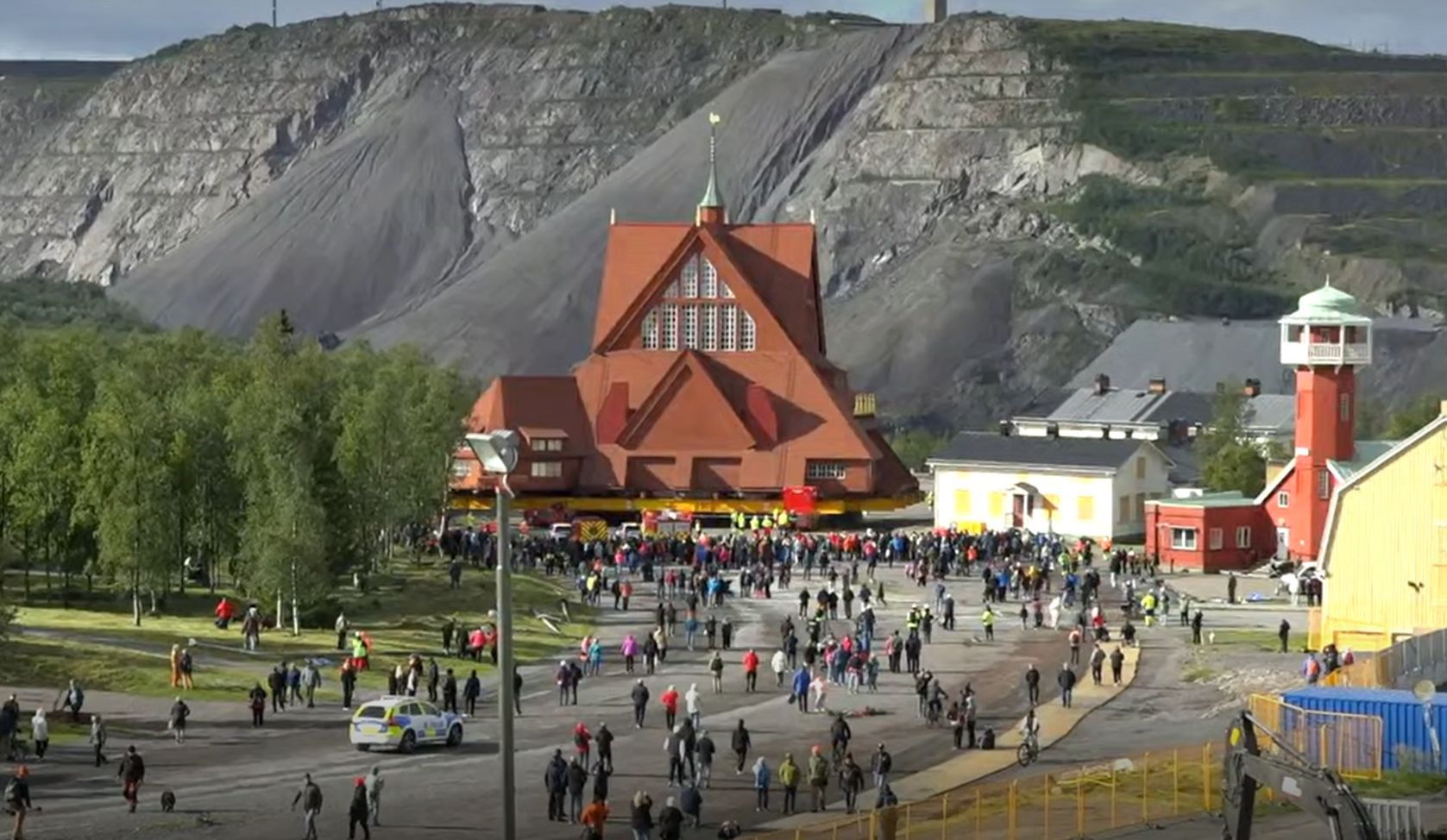 Przeprowadzka kościoła w Kirunie. Niezwykły widok na ulicach
