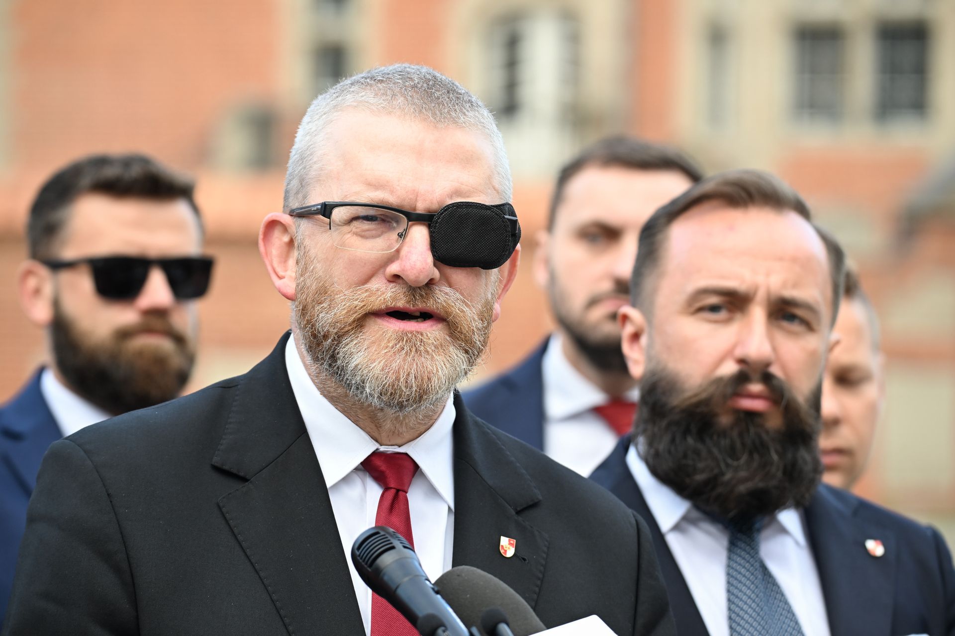 Nowy sondaż partyjny. Braun ma powody do zadowolenia