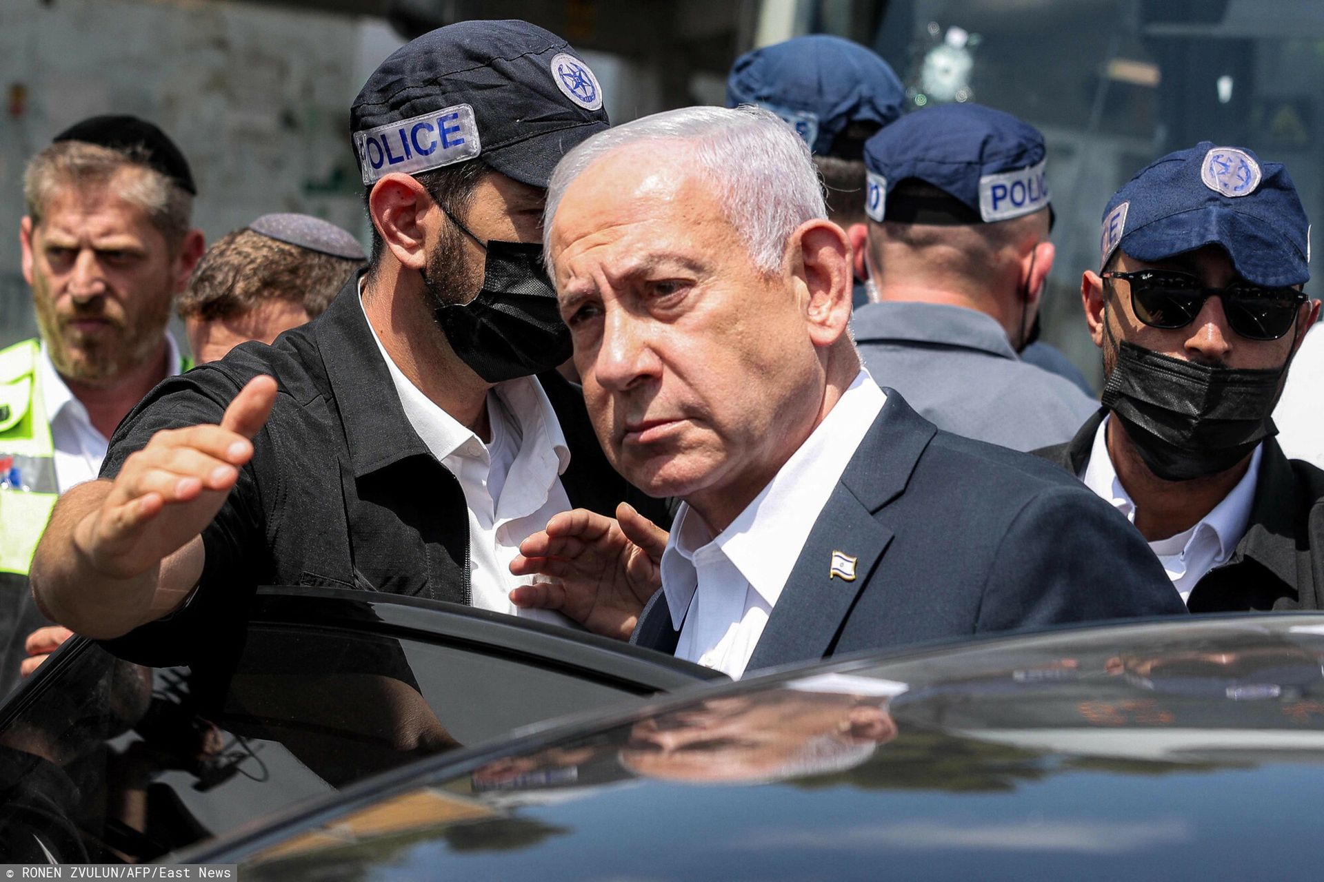 Bał się aresztowania? Netanjahu wybrał nietypową trasę do USA