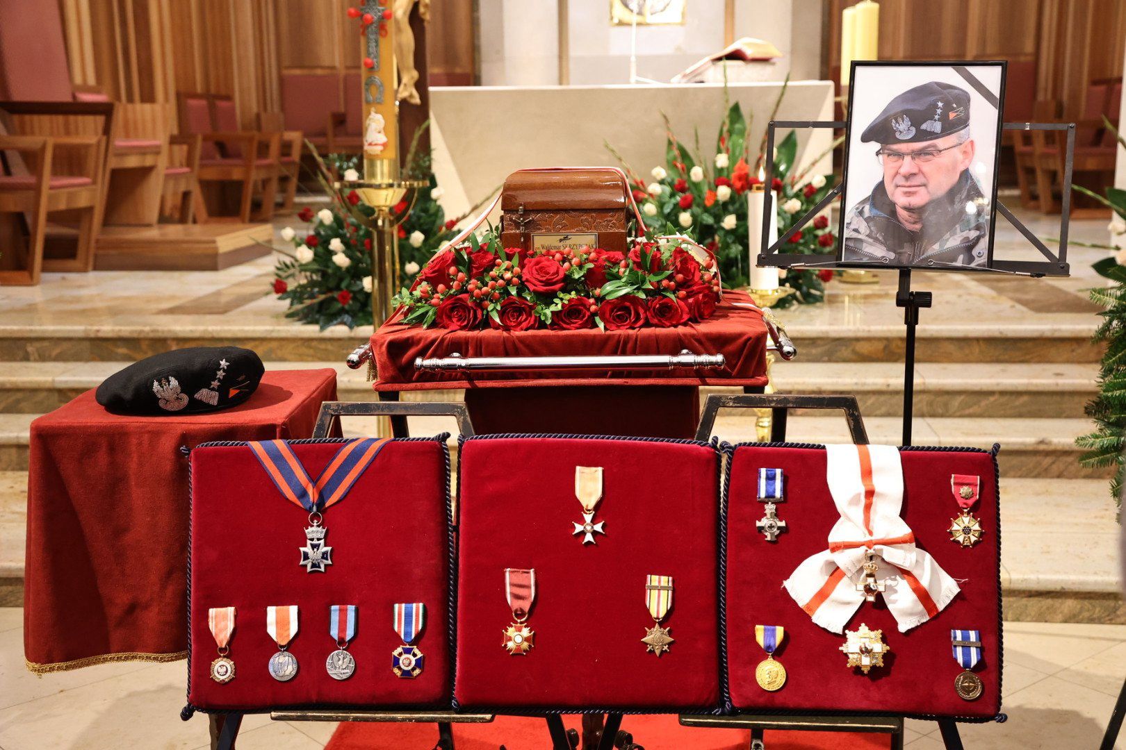 Ostatnia warta gen. Waldemara Skrzypczaka. Tak go żegnano