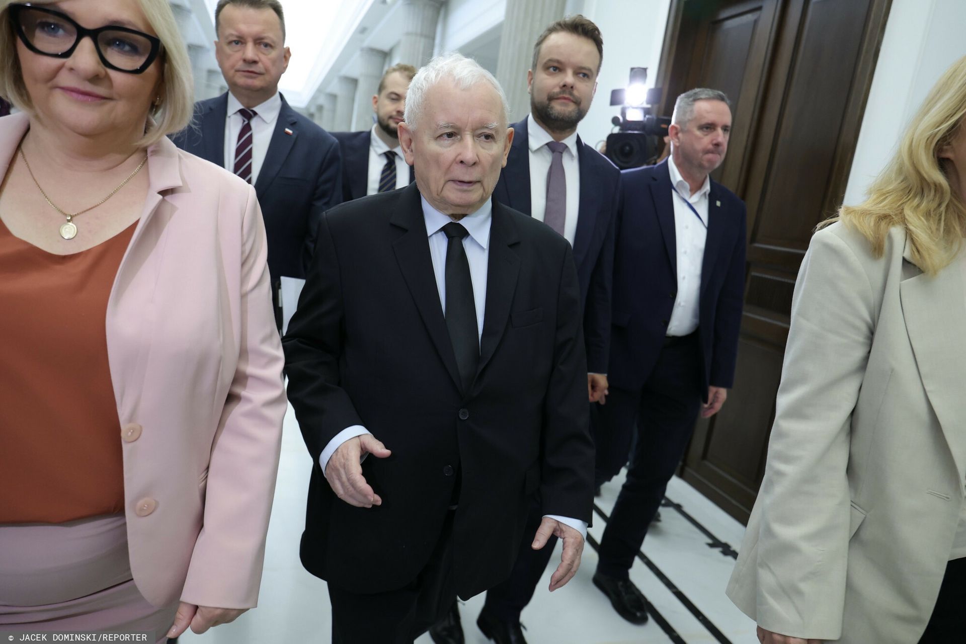 Republika, Kral i PiS. Kaczyński nie chce się odcinać, Sakiewicz ze wsparciem partii