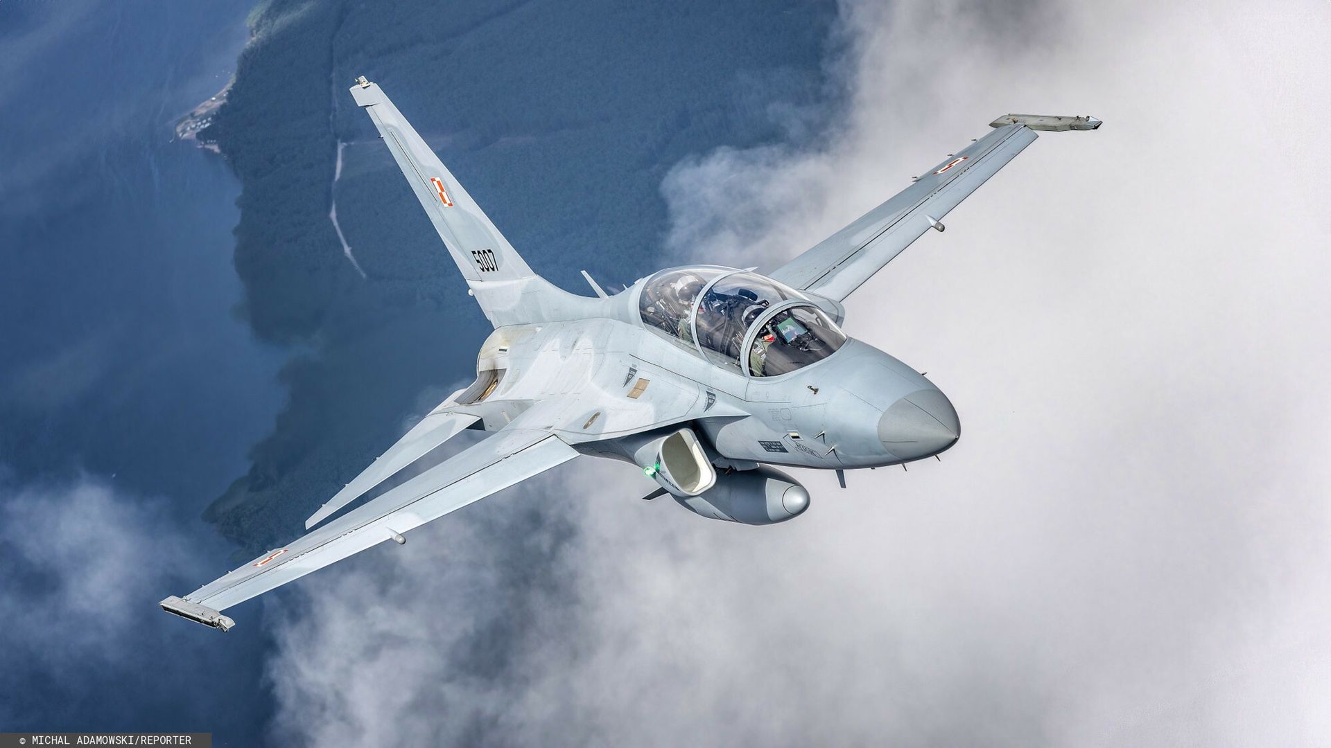 Szef MON ogłasza przełom. "FA-50 dostały uzbrojenie"