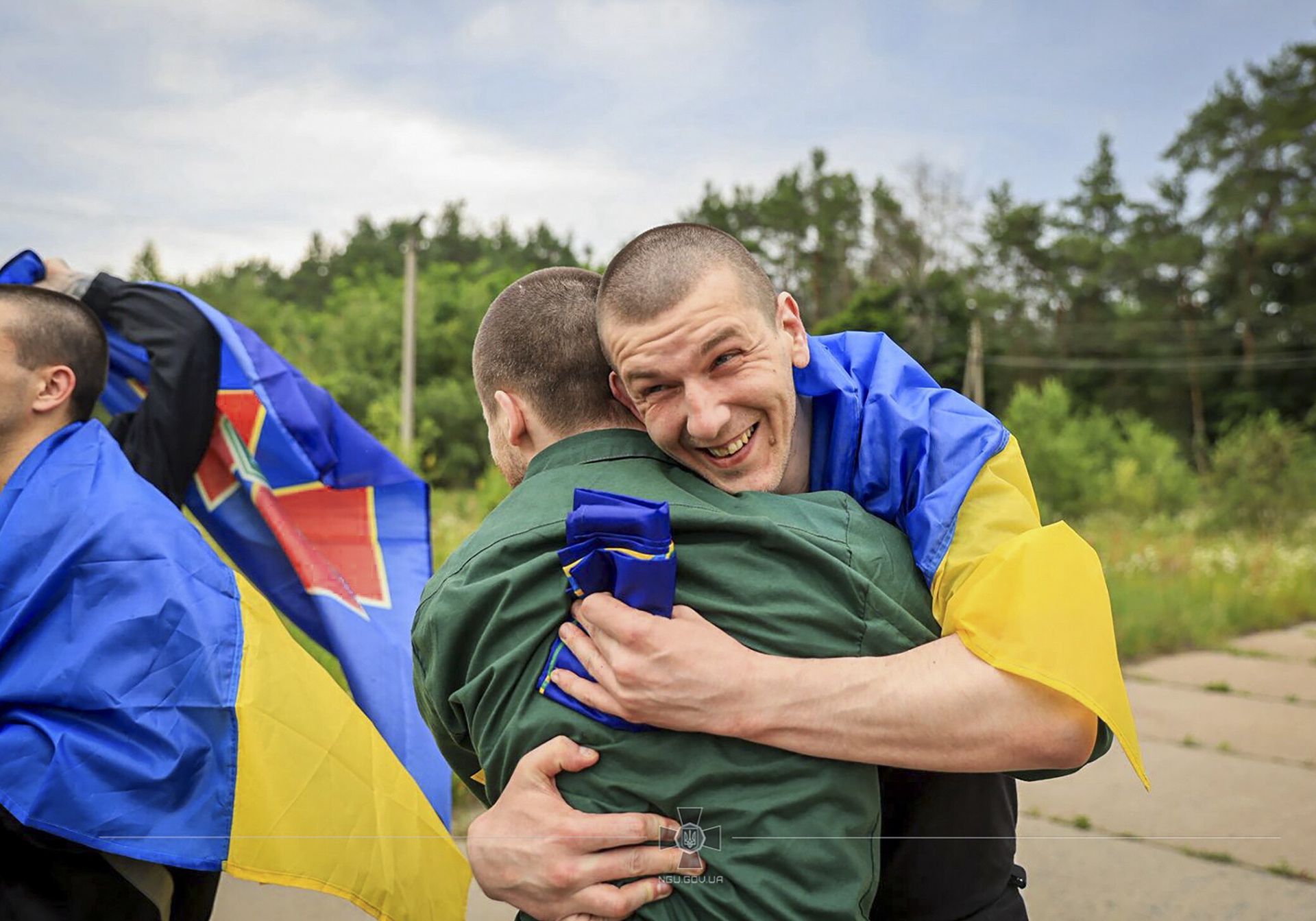 "Osiem etapów wielkiej wymiany". Setki jeńców wróciło do Ukrainy