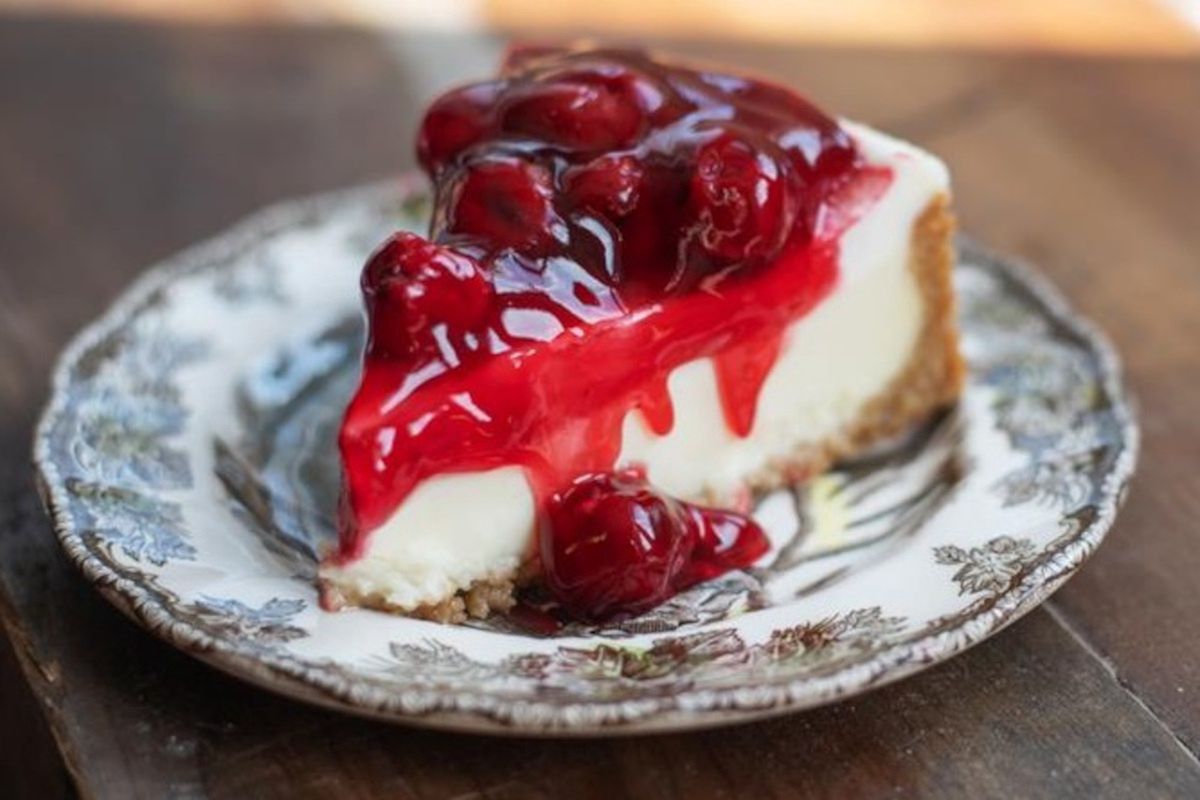 W weekend zrobiłam pyszne ciasto z sezonowymi owocami. Moja siostra błagała o przepis