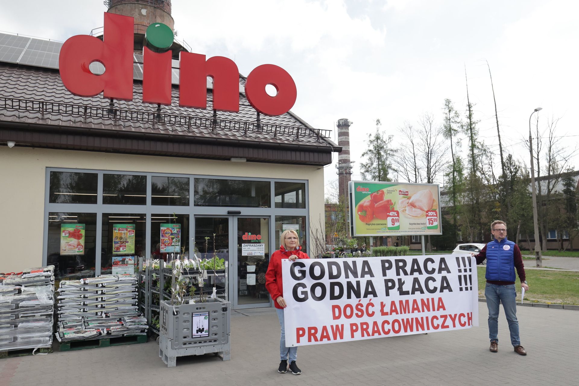 Strajk ostrzegawczy w Dino. "Całe załogi do niego przystąpiły"