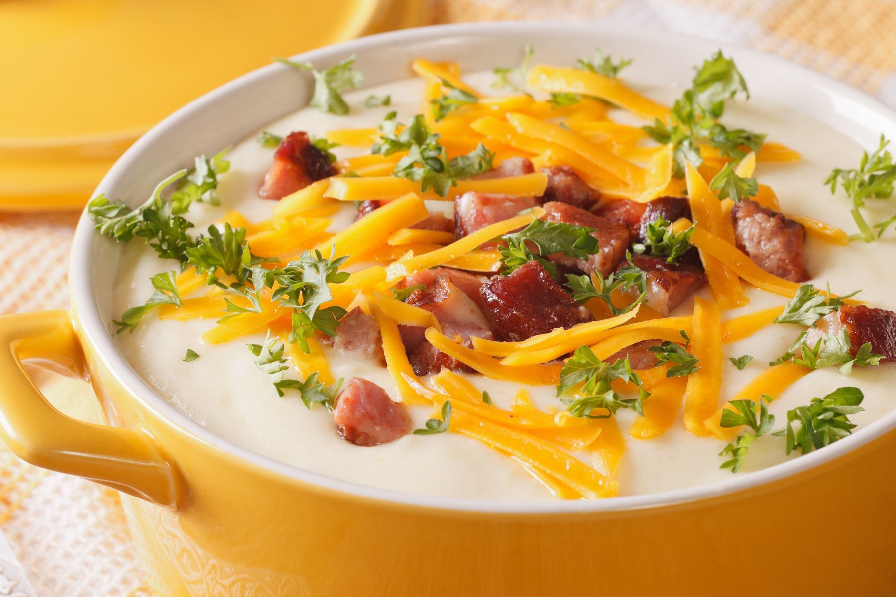 Jedna łyżka i przepadniesz. Najlepsza zupa ziemniaczana na bogato