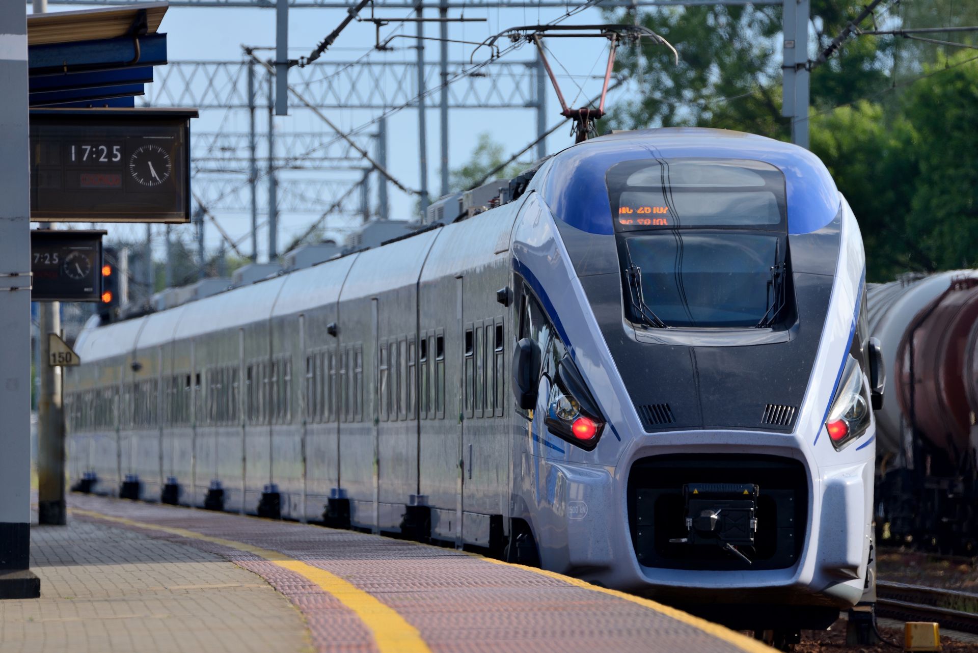 Pociągi jak metro? PKP Intercity zmienia sposób podróżowania po Polsce
