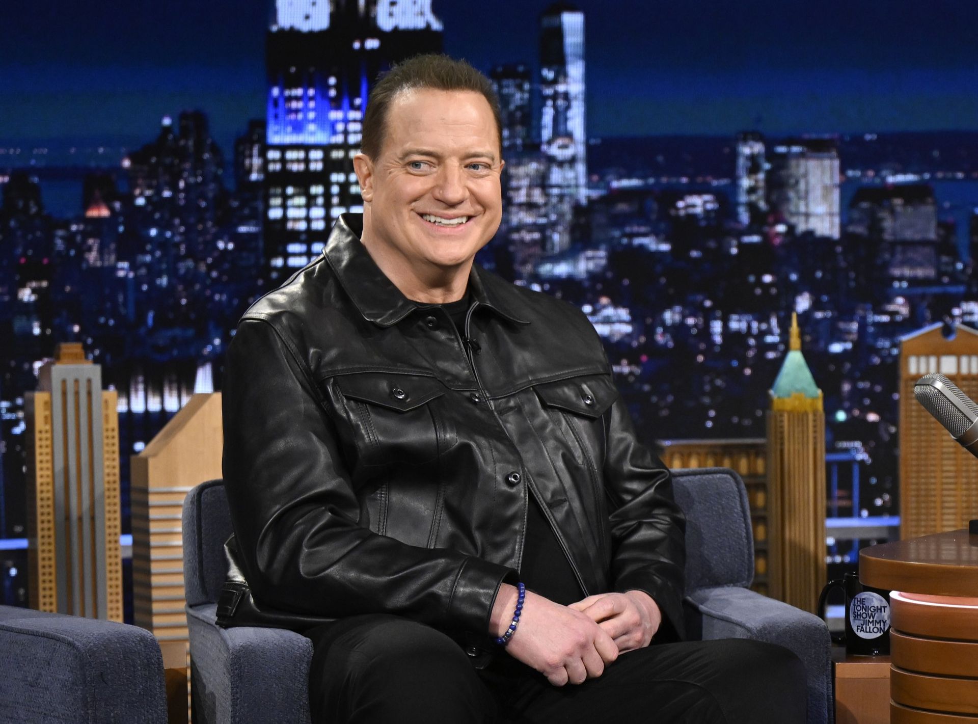 Brendan Fraser szykuje formę do nowej "Mumii". Prosi widzów o wsparcie