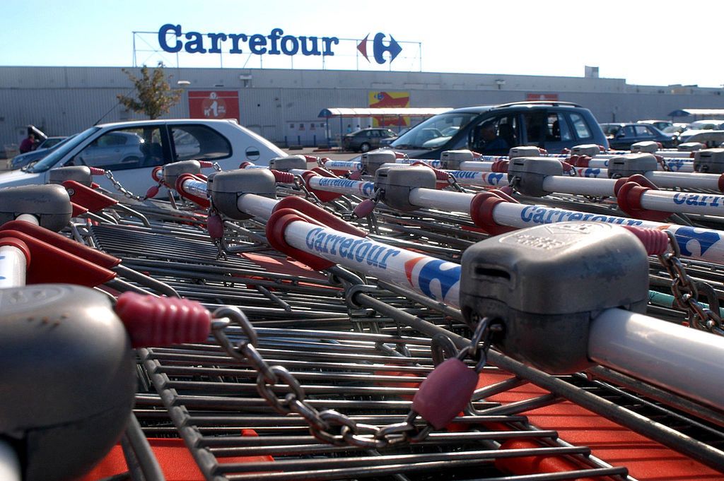Carrefour na sprzedaż. Zgoda Brukseli na przejęcie w pierwszym kraju