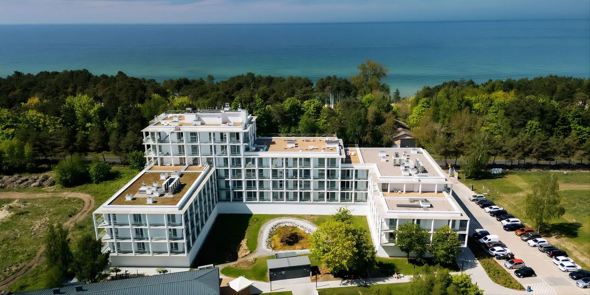 To najgorętszy adres w Mielnie. Wyjątkowy hotel przy szerokiej plaży z obniżonymi cenami