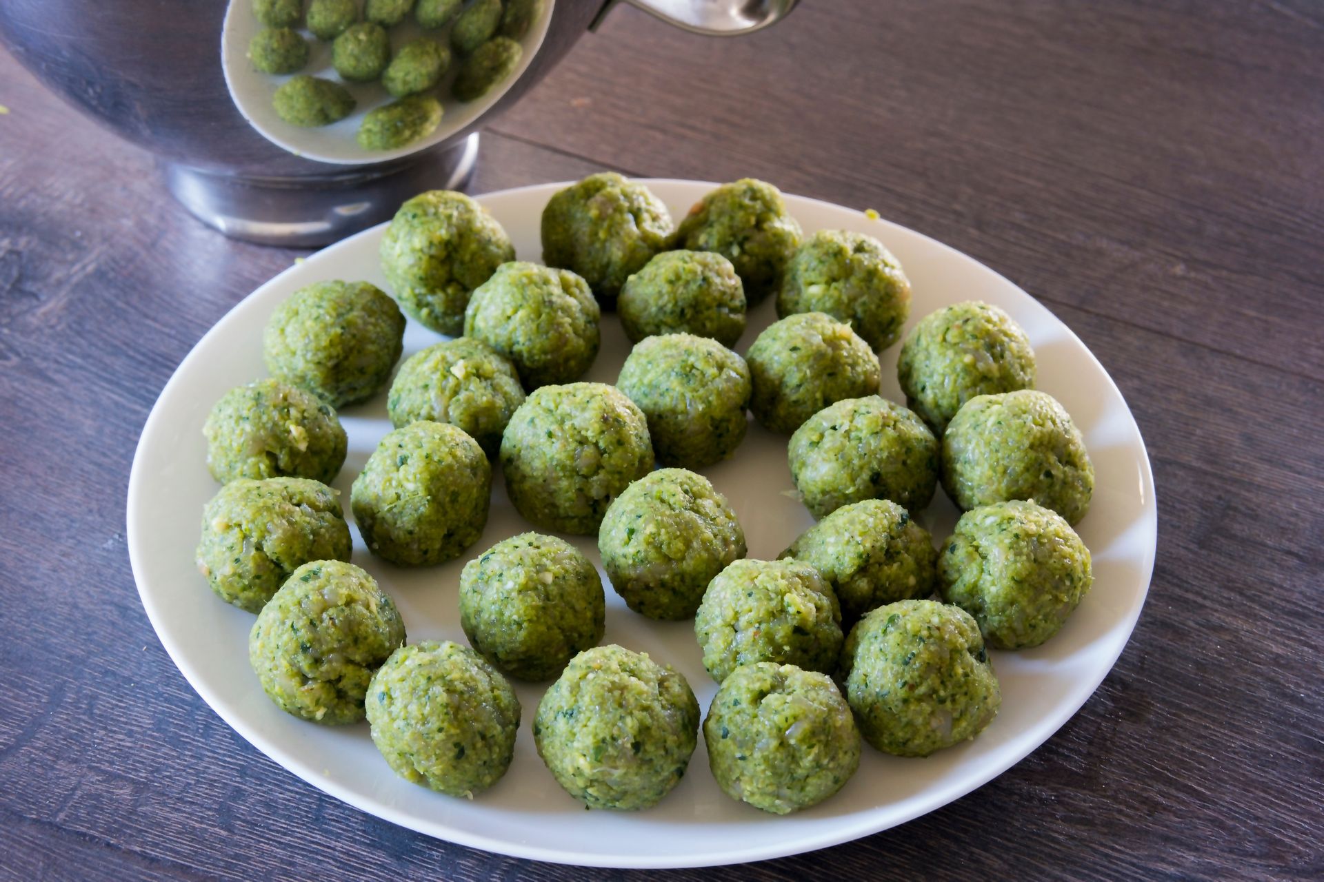 Zamiast mięsa kupuje szpinak. Robię z niego pyszny obiad na piątek