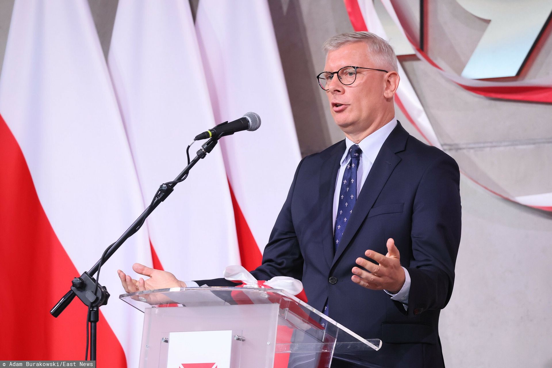 Cenckiewicz odzyska dostęp? "Nikt z rządu nie musi"