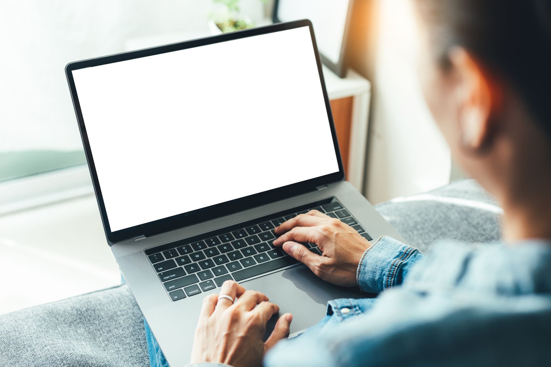 Nawet 4000 CV na jedną ofertę. Polacy zabijają się o te prace