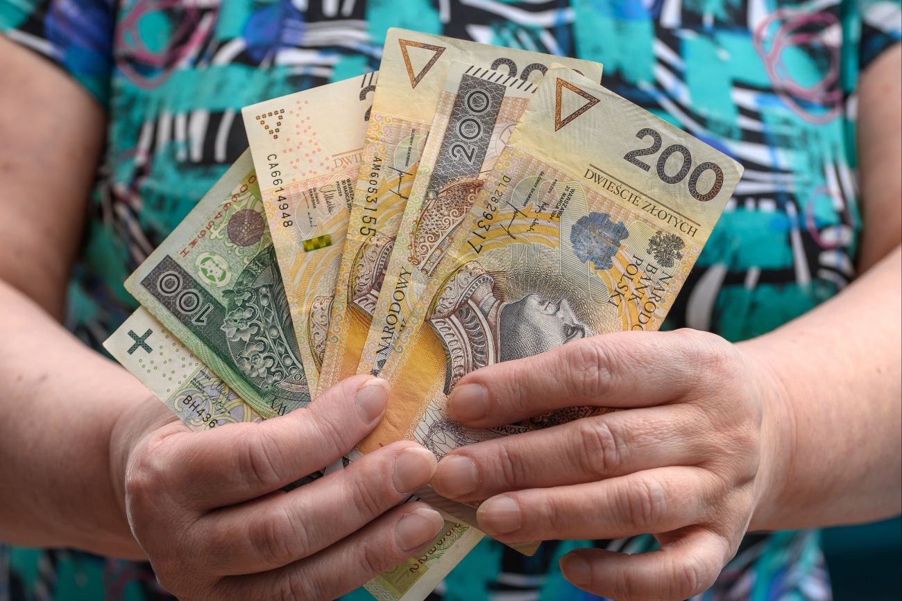 Seniorzy stracili ponad 1,5 mln zł. Służby rozbiły gang oszustów