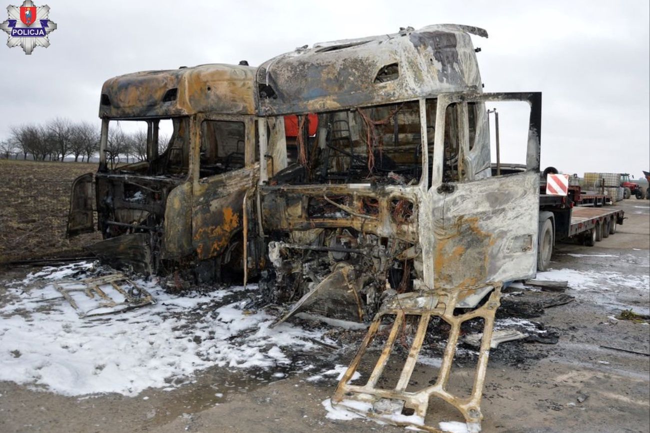 Ciężarówki stanęły w ogniu. Przedsiębiorca: straty na 1,5 mln zł