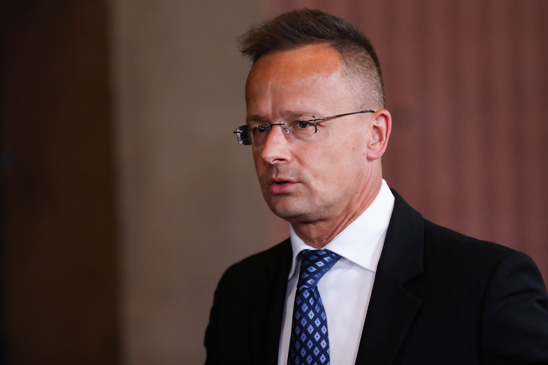 Afera respiratorowa na Węgrzech. Szijjarto kupował przez pośredników
