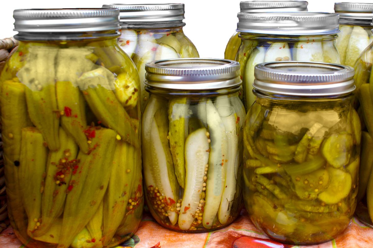 Ogórki krokodylki robię z ekstra dodatkiem. Już po jednym kęsie czuć, iż mają moc