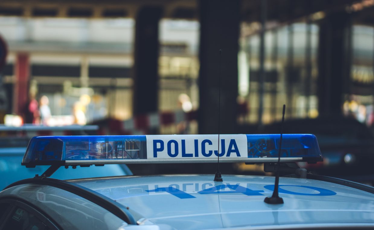 Tragiczne odkrycie w Tarnowie. Ciało młodej kobiety znalezione w mieszkaniu