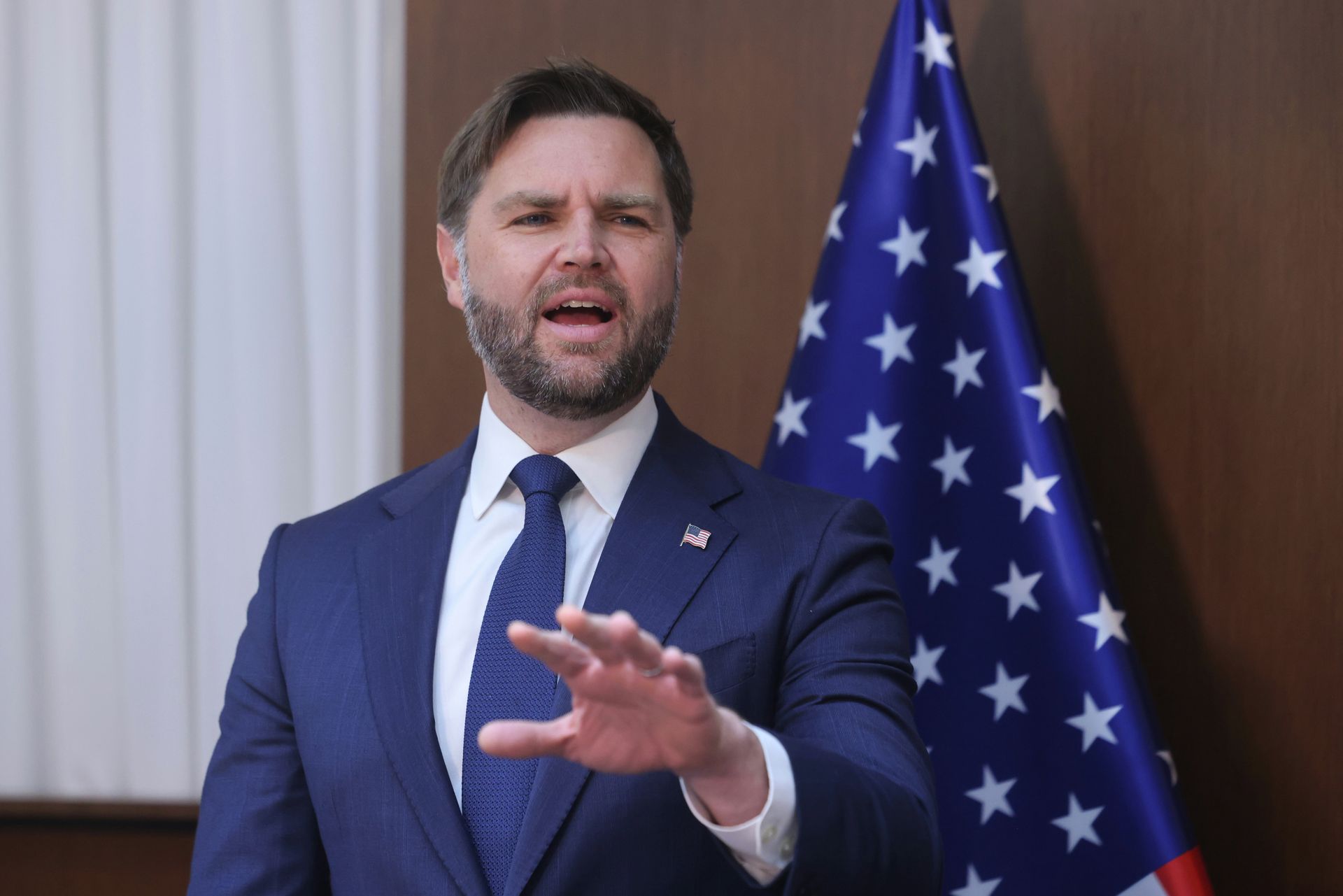 Trump poprosił Vance'a o zabranie głosu. Kuriozalna odmowa