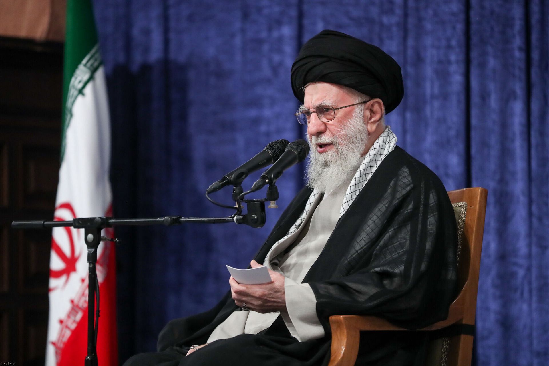 Chamenei odgraża się USA. "Nawet wybrali monarchę dla Iranu"