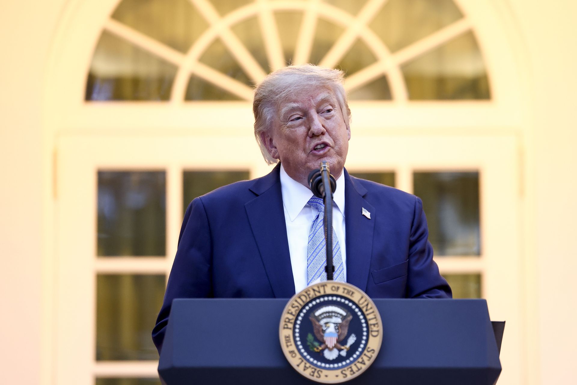 "Zakaz wstępu". Trump wyrzuca CNN i Politico z Białego Domu