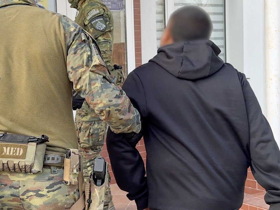 Nalot służb w trzech województwach. Gang zatrudniał na lewo migrantów