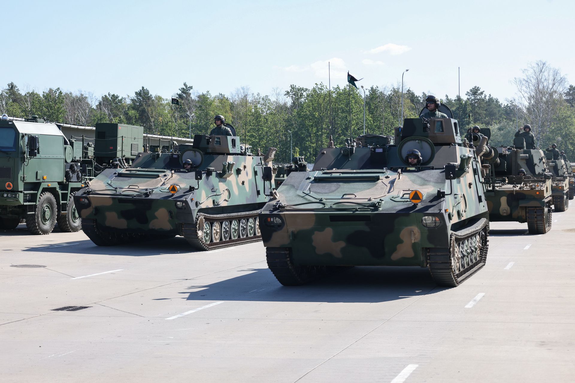 Pojadą ulicami Warszawy. Taki sprzęt zobaczymy na defiladzie