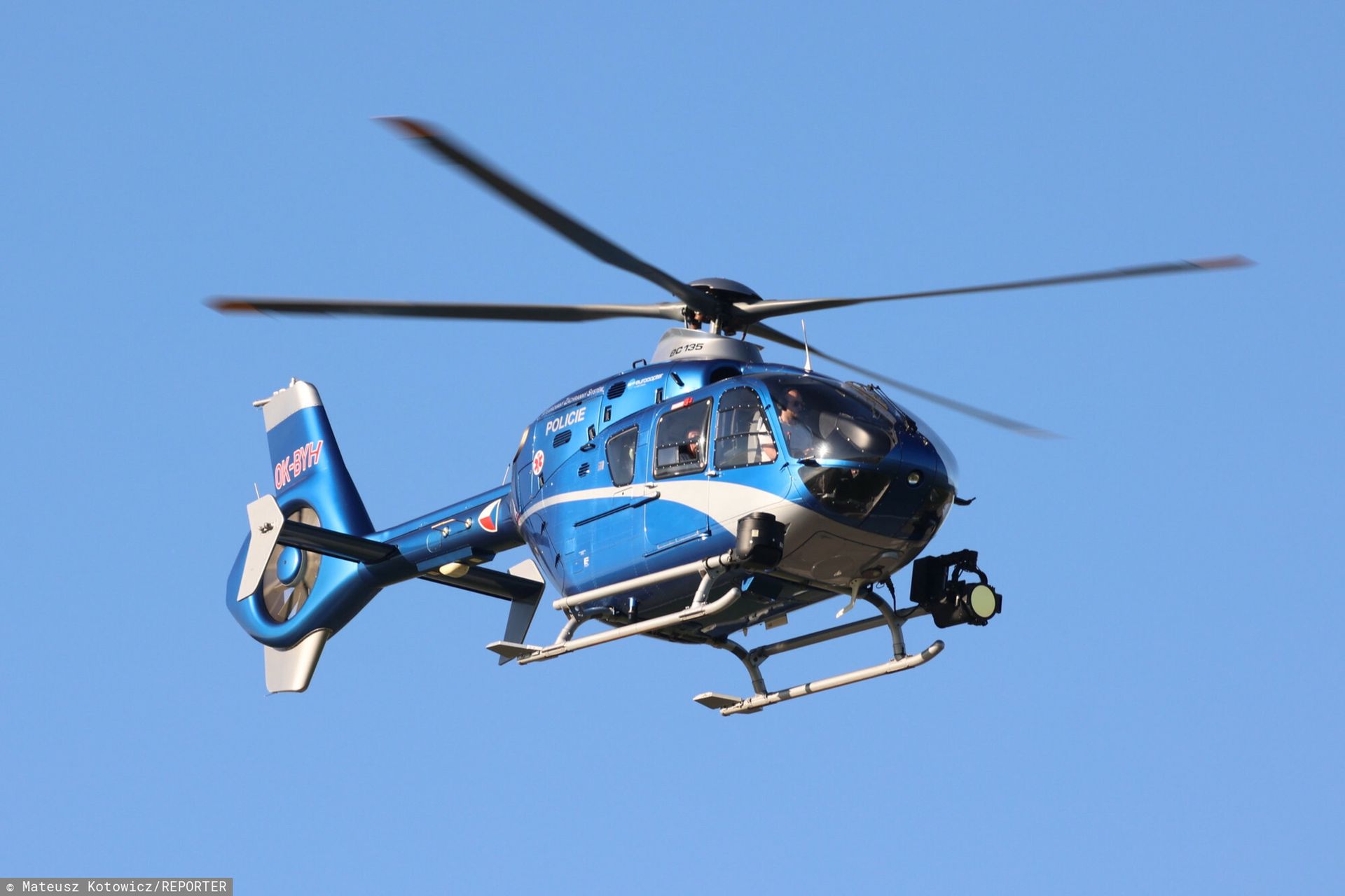 Groźny incydent w Małopolsce. Z helikoptera spadł ładunek