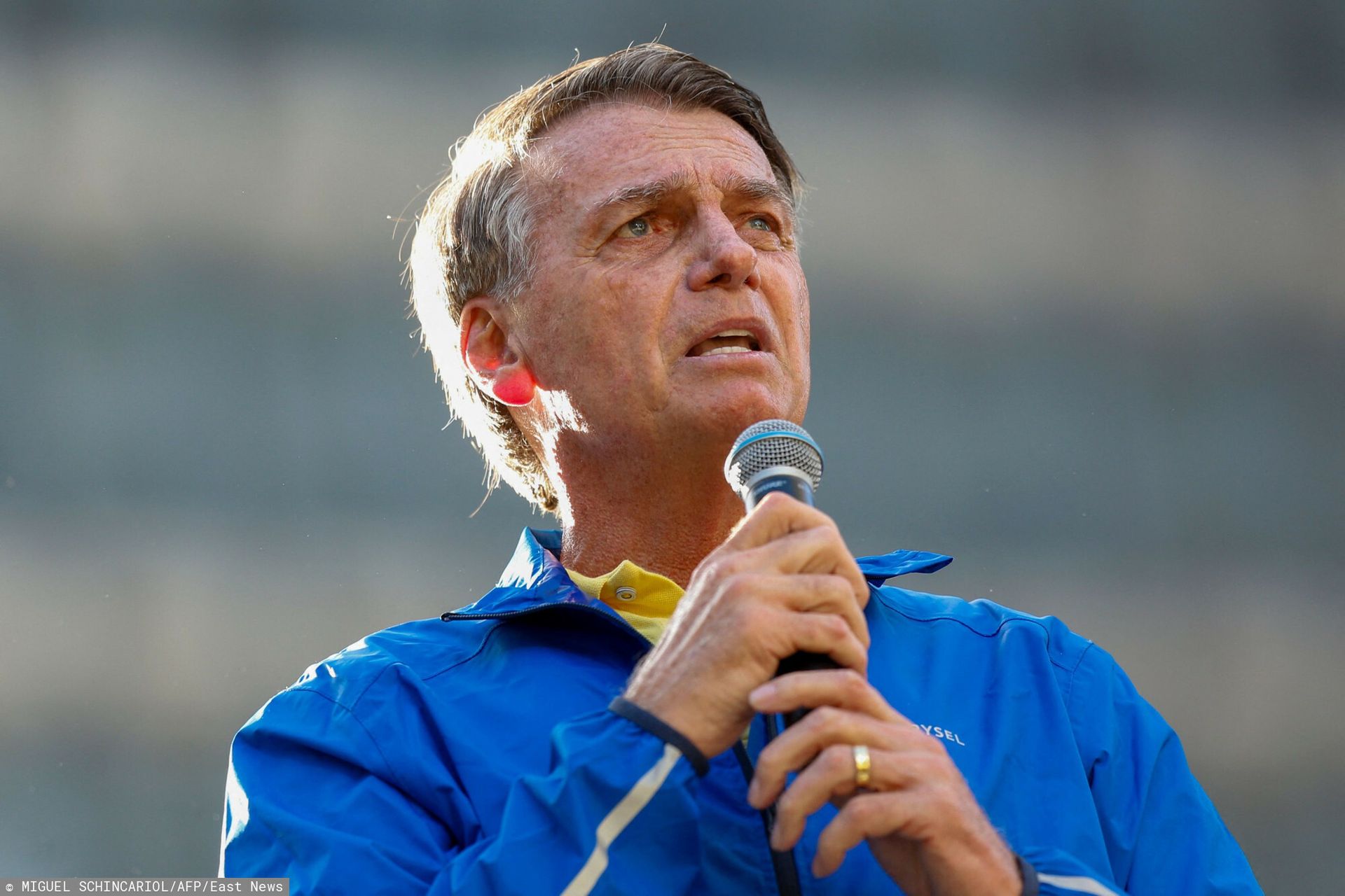 Próbował przeciąć opaskę, by uciec. Sąd zdecydował ws. Bolsonaro