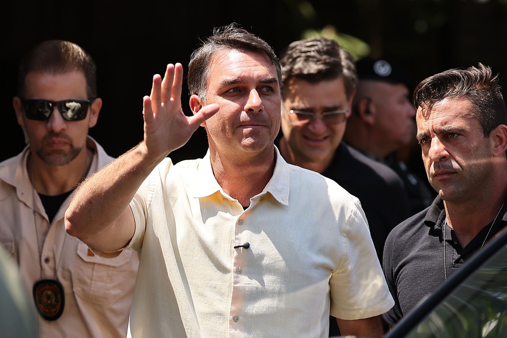 Ucieczka Bolsonaro z Brazylii. W Miami spotkał się z bratem