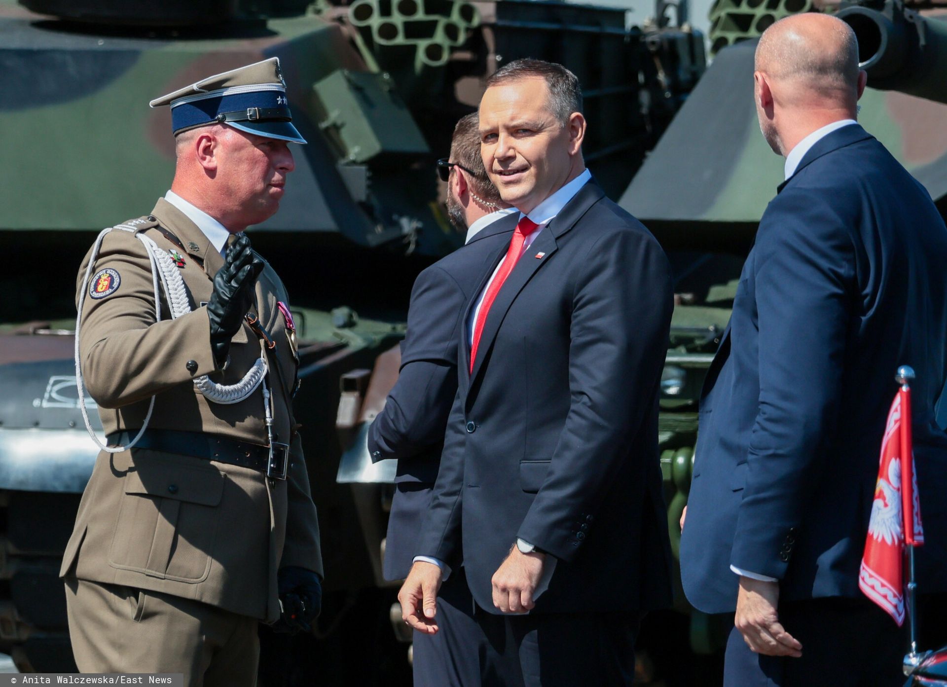 Prezydent Karol Nawrocki otrzymał pilne informacje z MON ws. eksplozji drona. "Jesteśmy w ciągłym kontakcie"