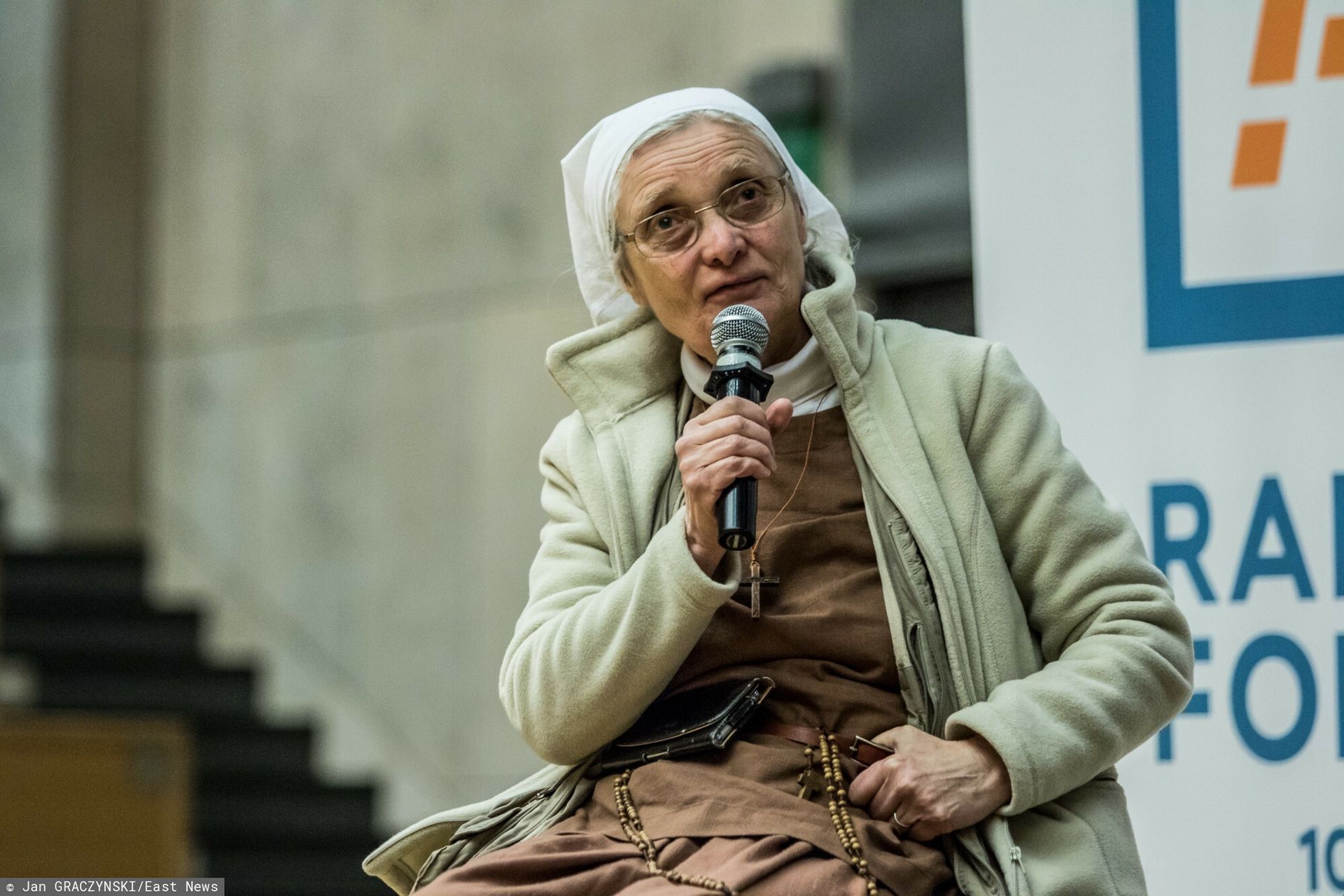 Siostra Chmielewska przerwała wywiad. Poszła ratować adoptowanego syna