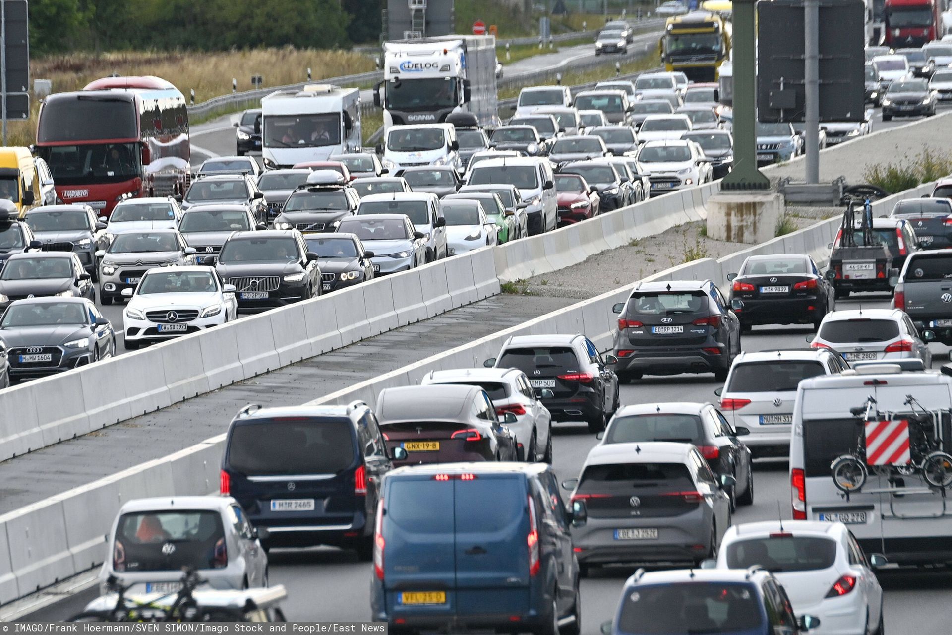 Niemcy. 65 kierowców nagrało wypadek Ferrari. Jest reakcja policji