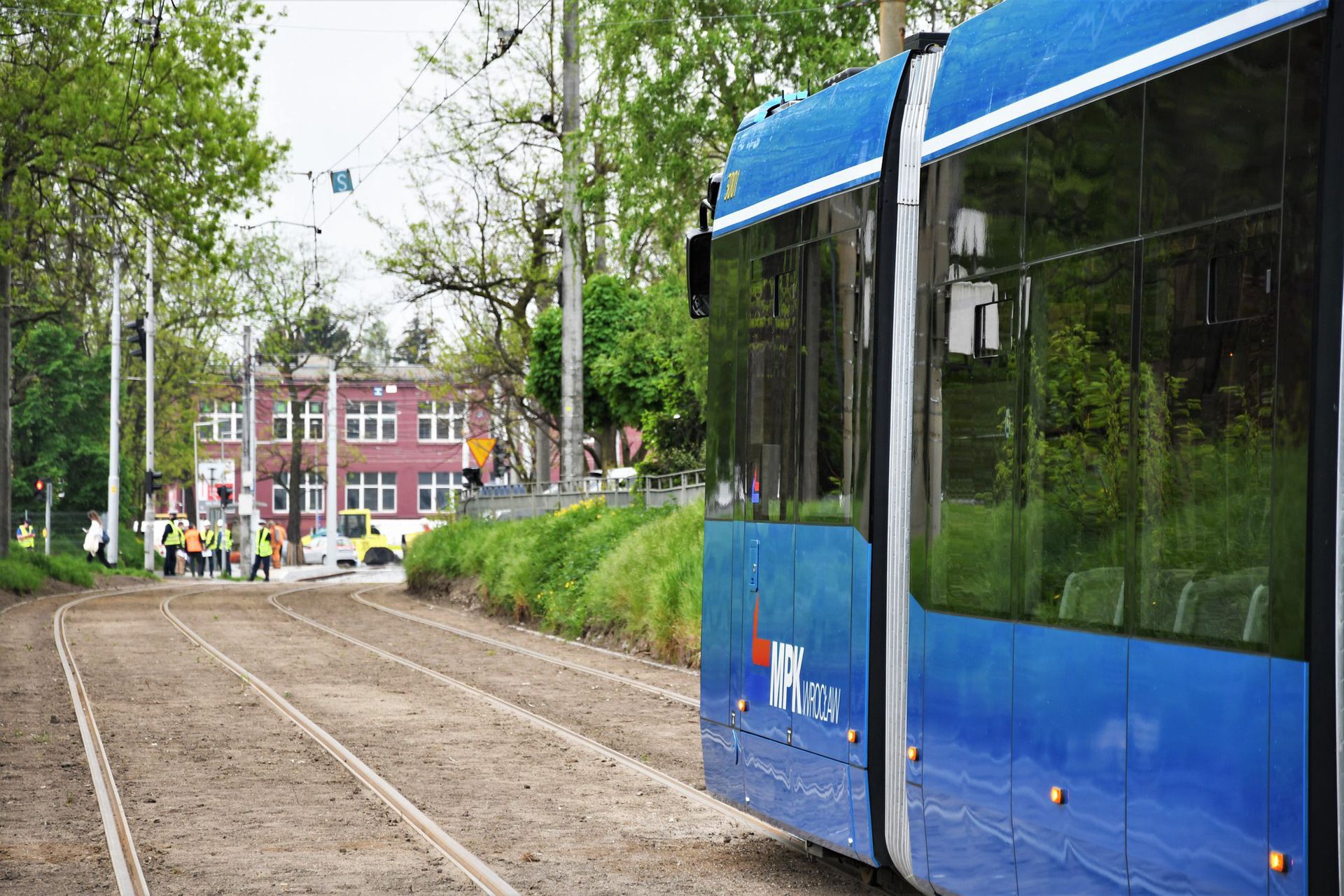 Wypadek na przystanku we Wrocławiu. Pasażer w stanie krytycznym