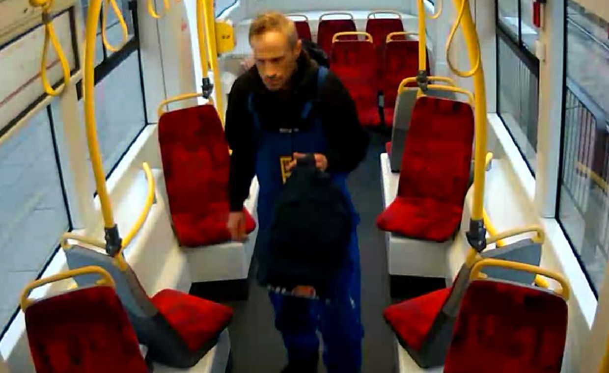 Szukają go w sprawie plecaka. Było w nim 20 tysięcy