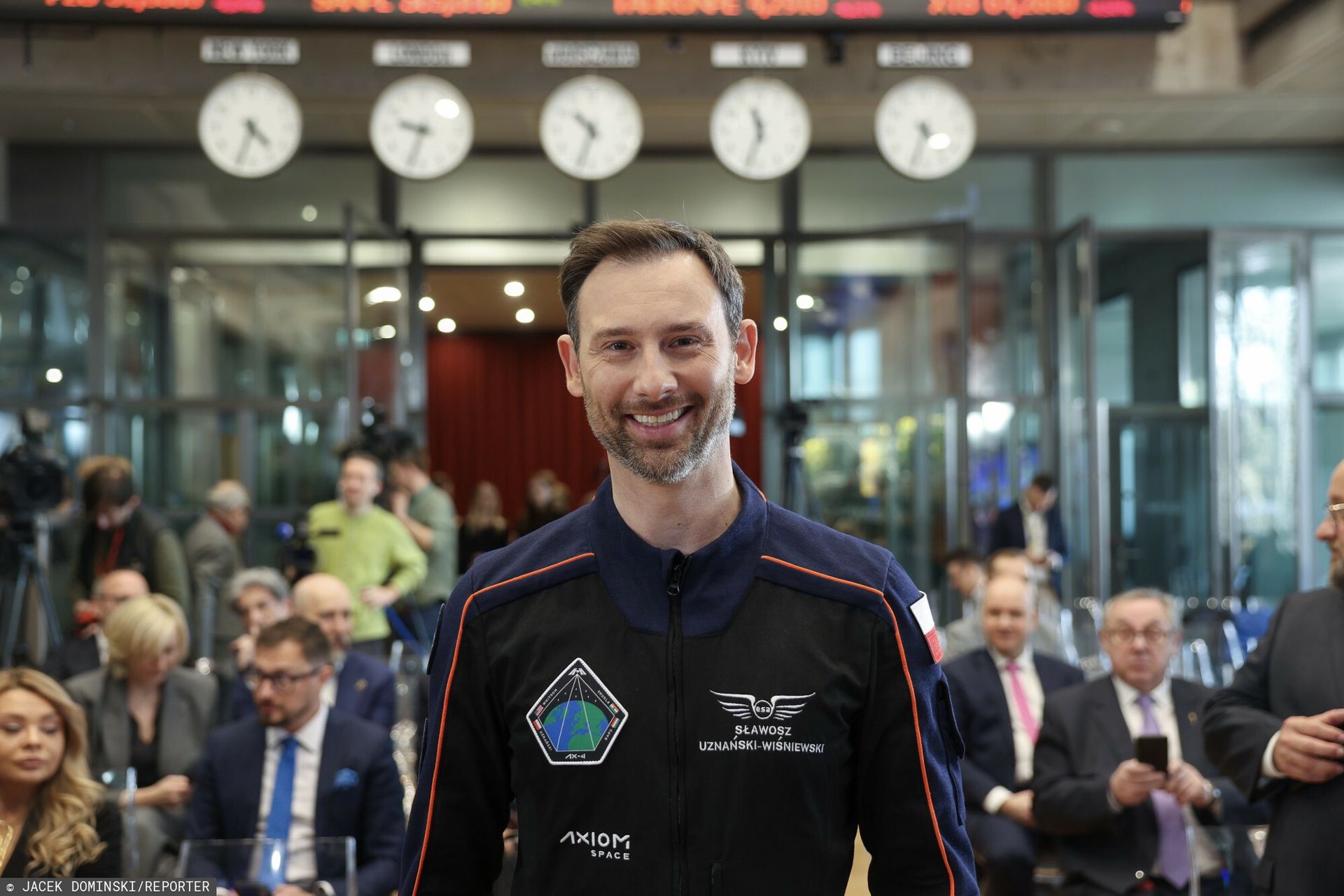 Musk zapowiada wycofanie Dragonów. Polak poleci na ISS?