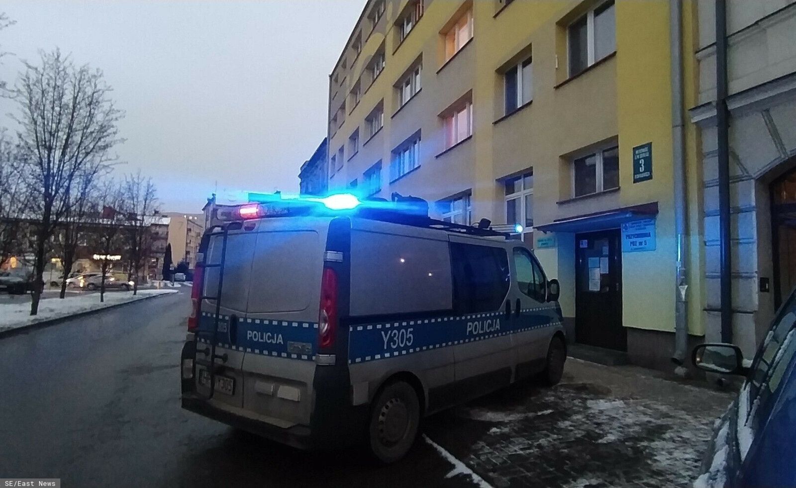 Sąsiedzi wyczuli nieprzyjemny zapach. Makabryczne odkrycie policji