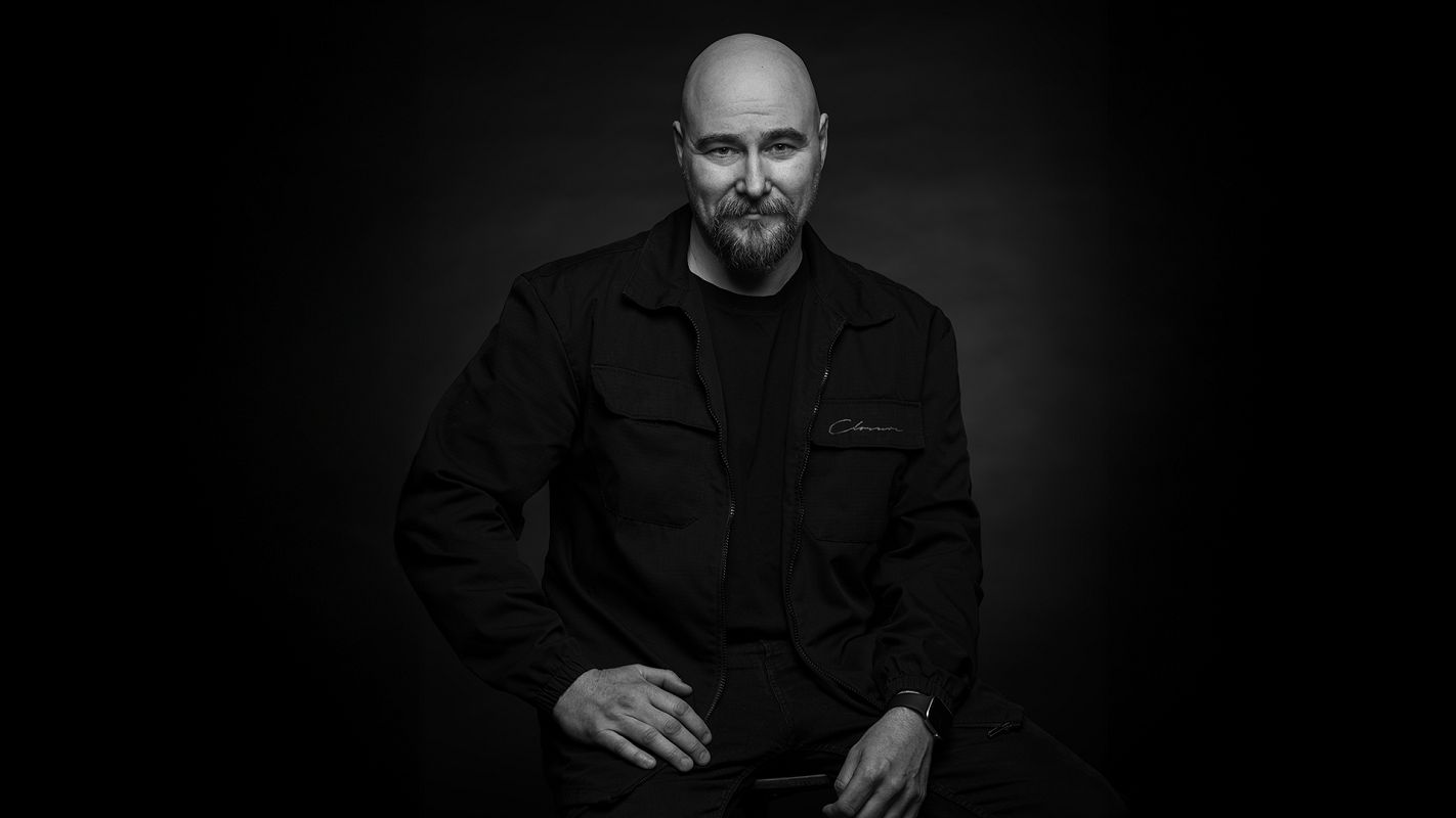 Wawrzyniec Kostrzewski dołącza do Under Ski Tower