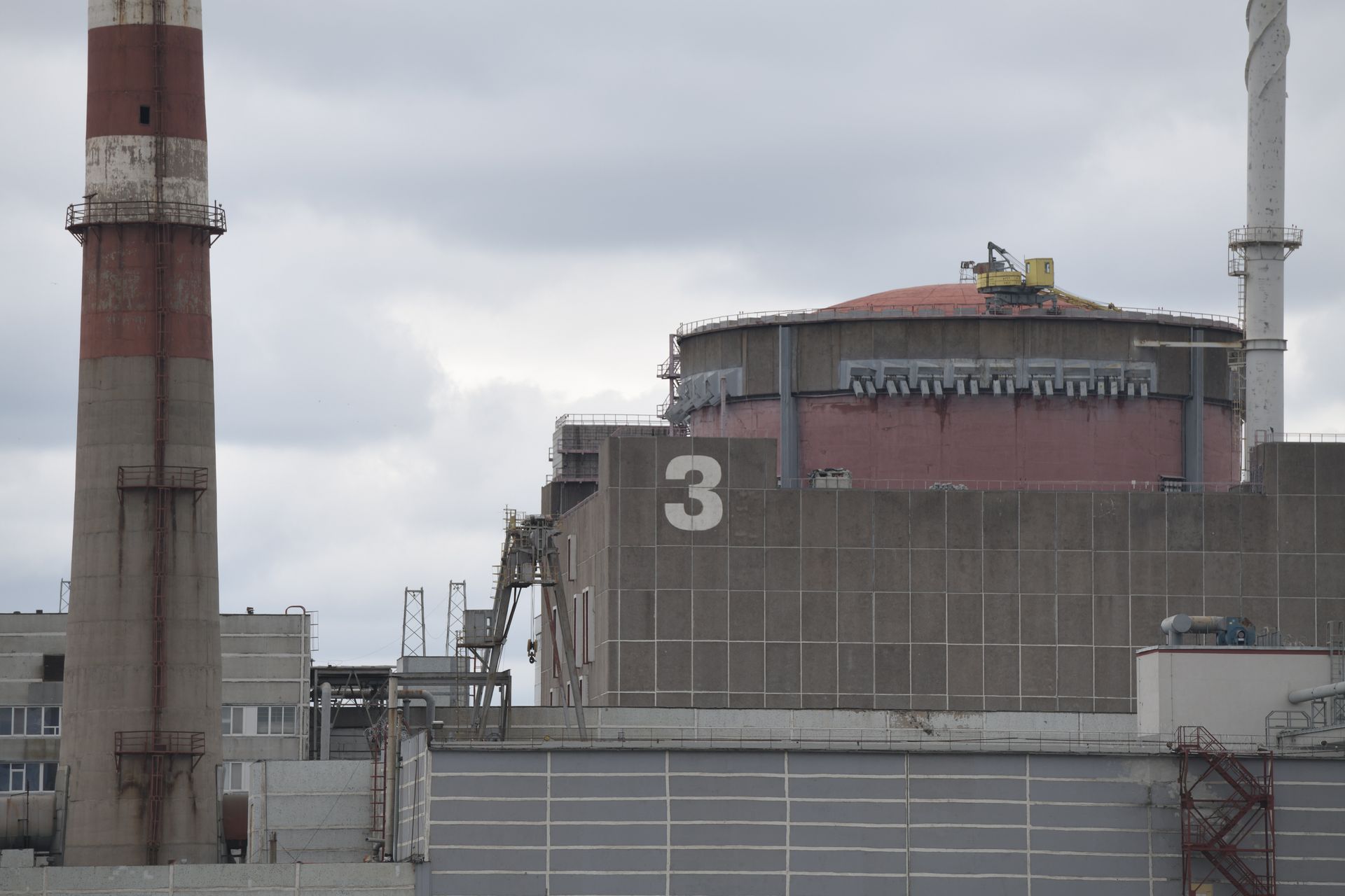 Strzały w elektrowni jądrowej w Zaporożu. MAEA alarmuje