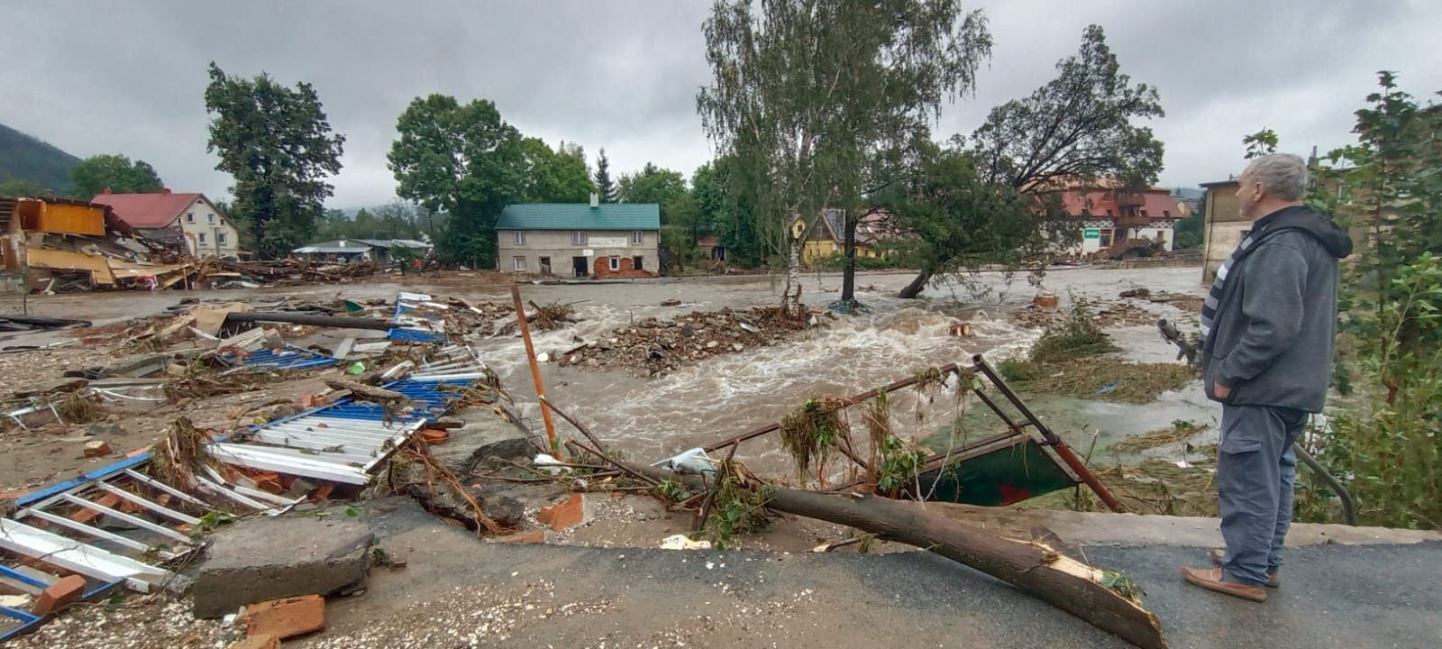 Nie mają choćby chleba, ani wody. "Jesteśmy odcięci"