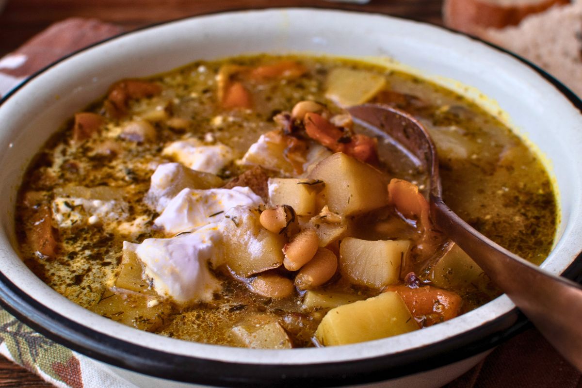 Nasi sąsiedzi zajadają się tą zupą aż miło. Do złudzenia przypomina polski klasyk