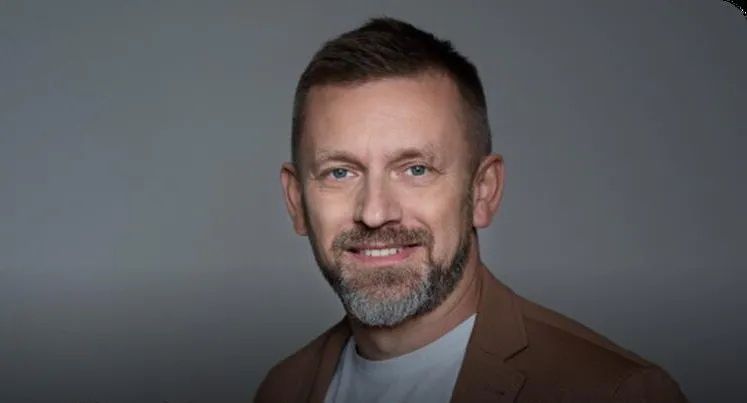 Wielki powrót na Wiertniczą. Maciej Gozdowski znów pracuje dla TVN [NASZ NEWS]