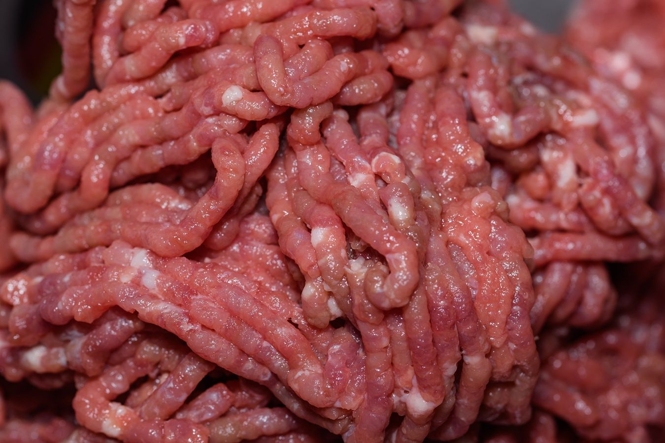 Pod żadnym pozorem nie rób tego z mięsem mielonym. Możesz się zatruć
