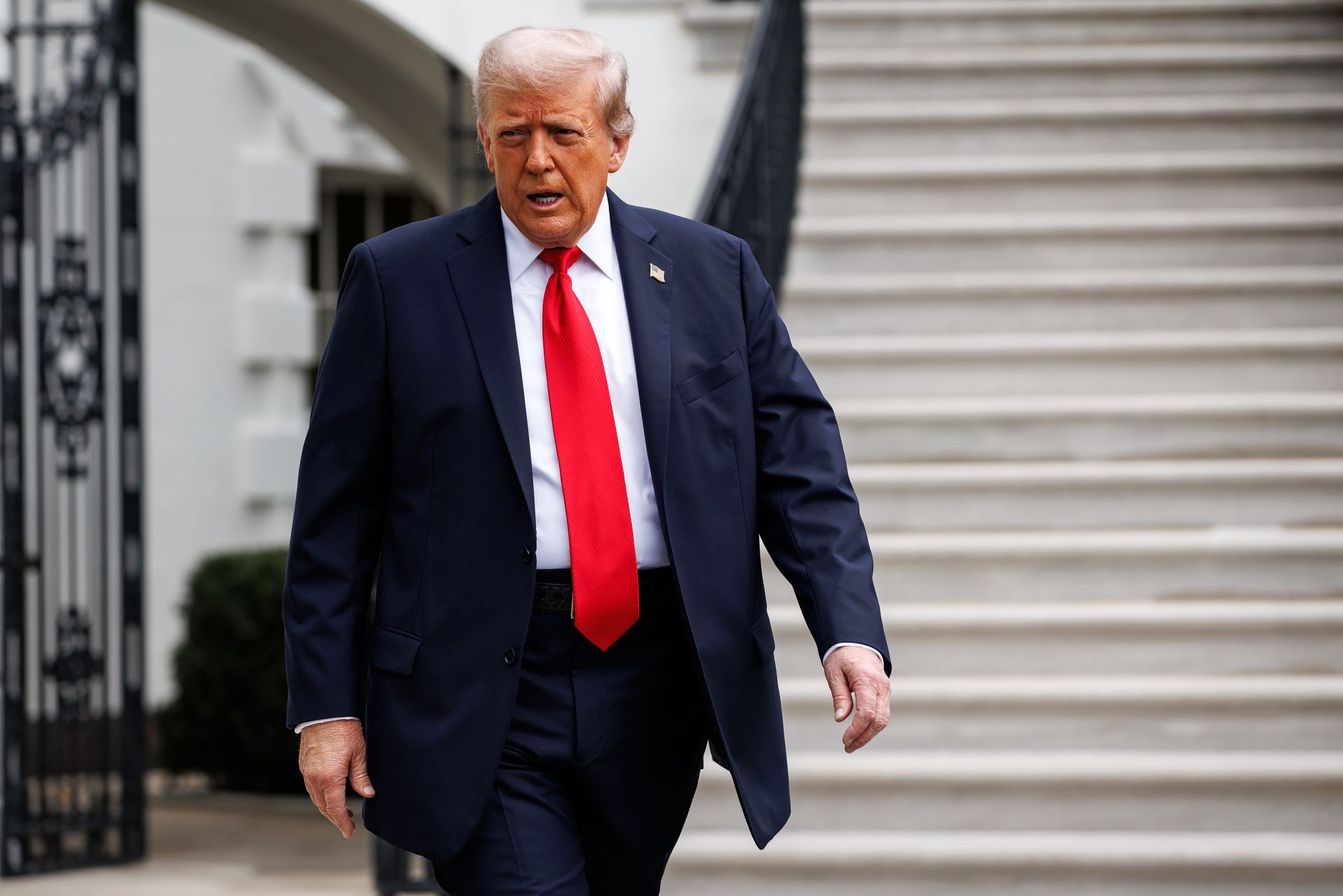 Trump będzie rozmawiał z Putinem. "Nie jestem zachwycony"