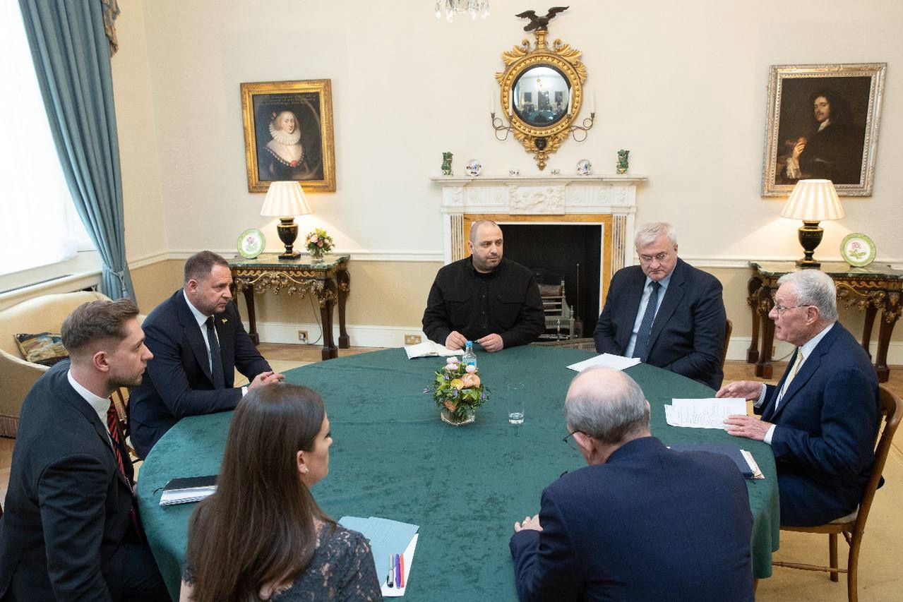 Ukraina i "koalicja chętnych". Kontynuują konsultacje pokojowe
